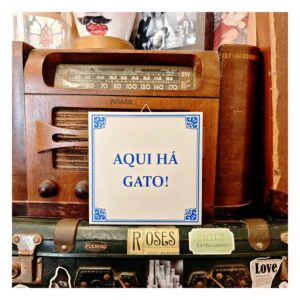 Azulejo "Aqui Há Gato"