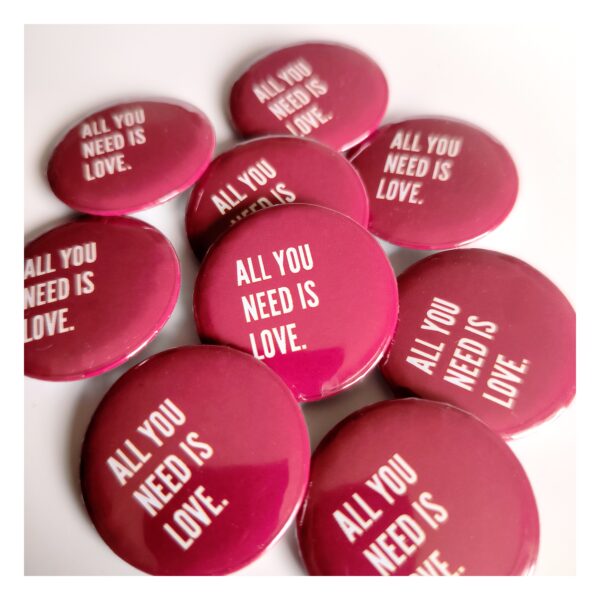 Crachá ACDR "All You Need Is Love"