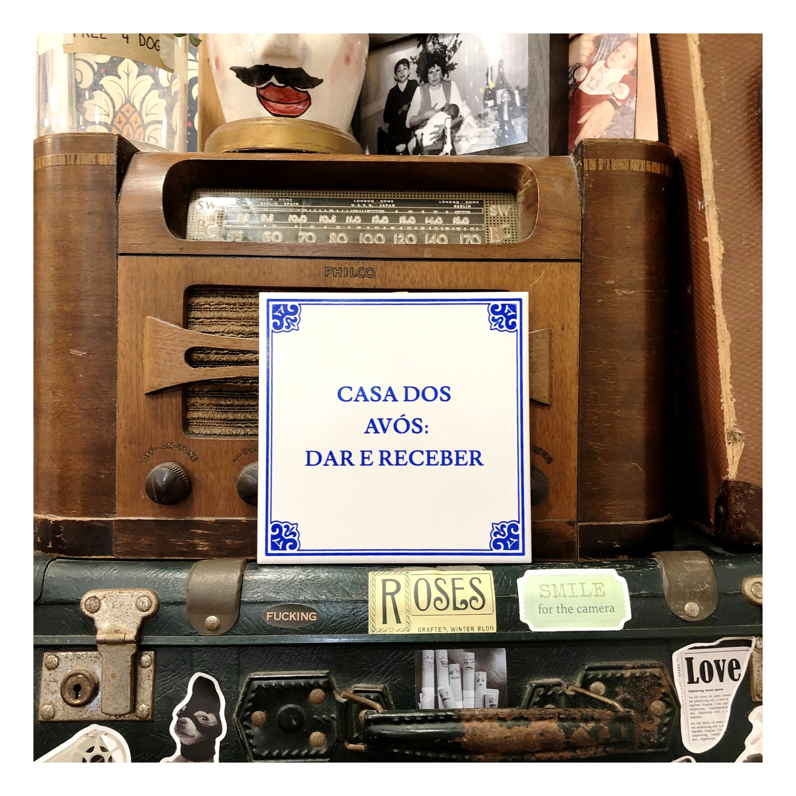 Azulejo "Casa Dos Avós: Dar E Receber"